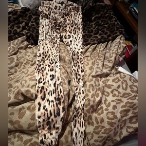 Cheetah print leggings